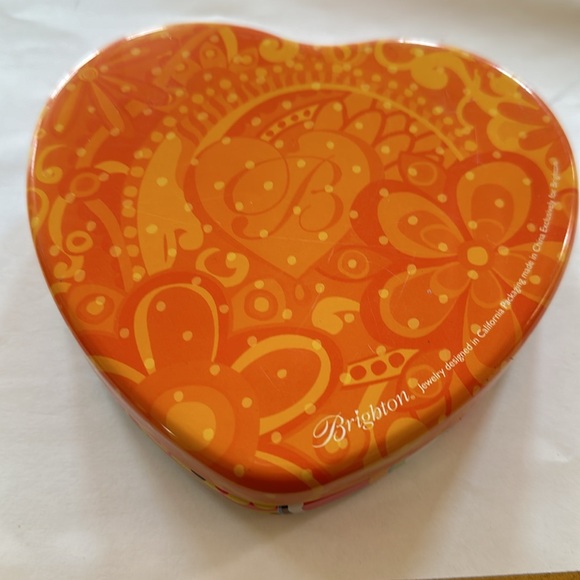 Brighton Heartshaped Container - Picture 2 of 4